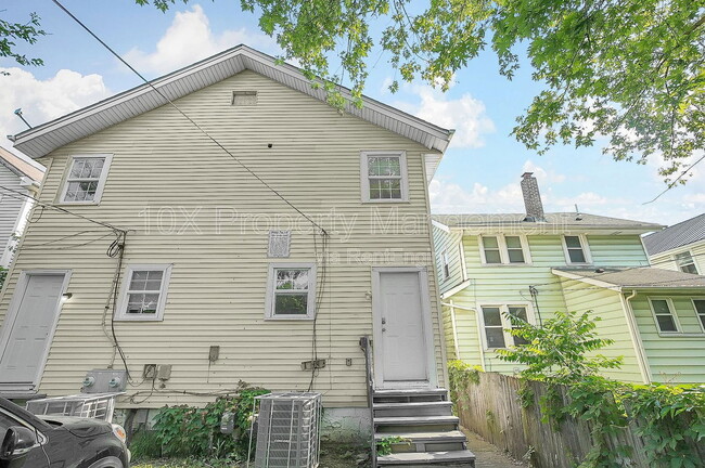 Building Photo - 1083 E 17th Ave