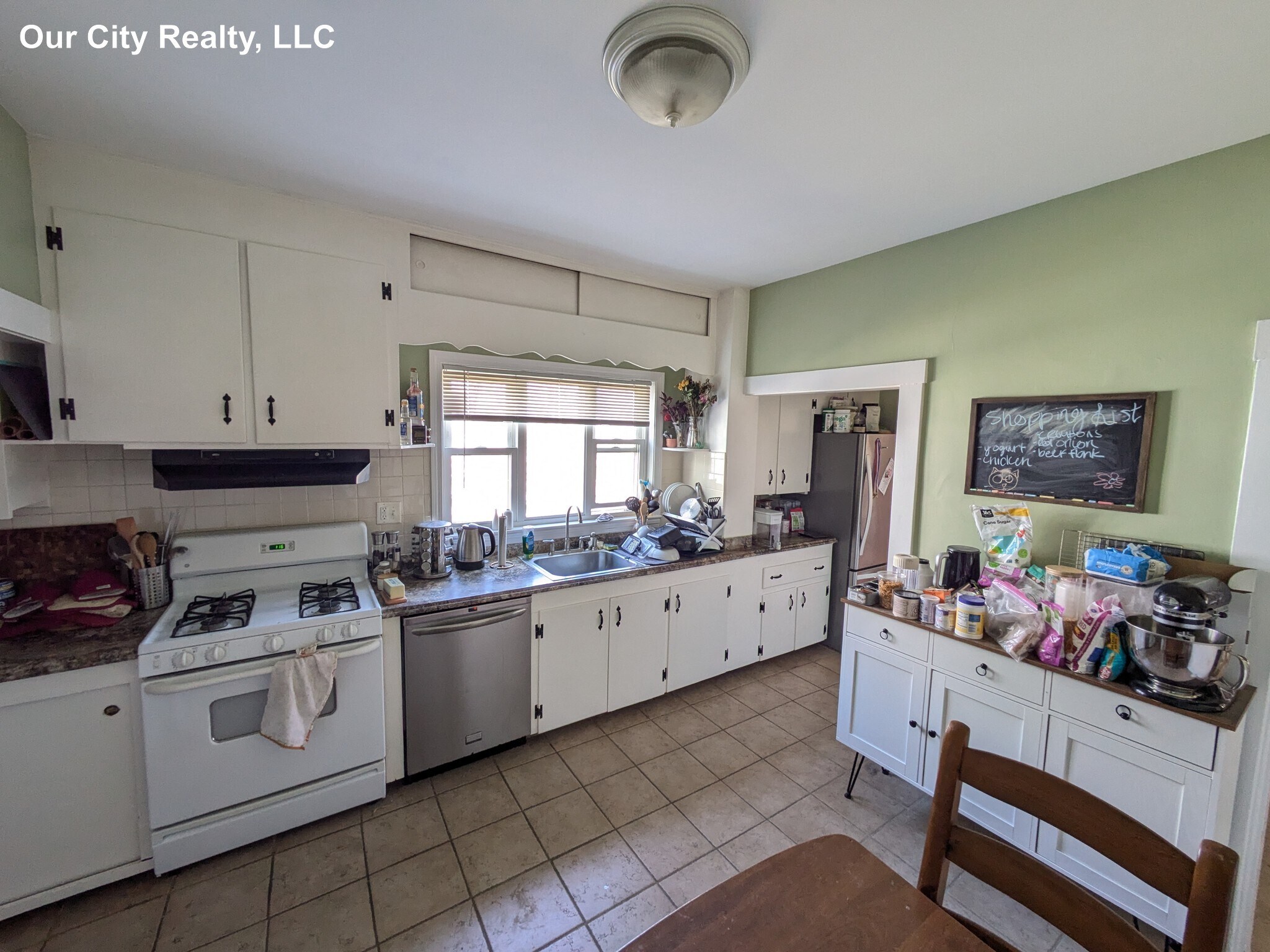 Building Photo - 64 Ten Hills Rd