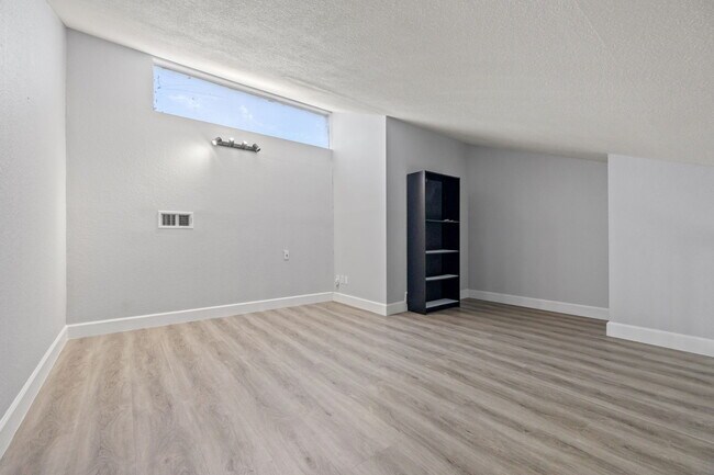 Building Photo - 487 Pinellas Bayway S