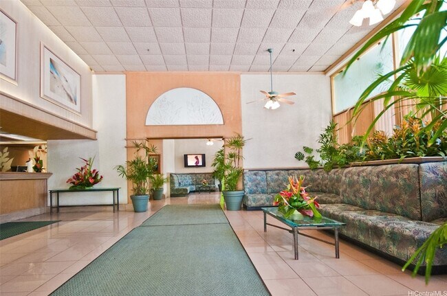 Building Photo - 229 Paoakalani Ave