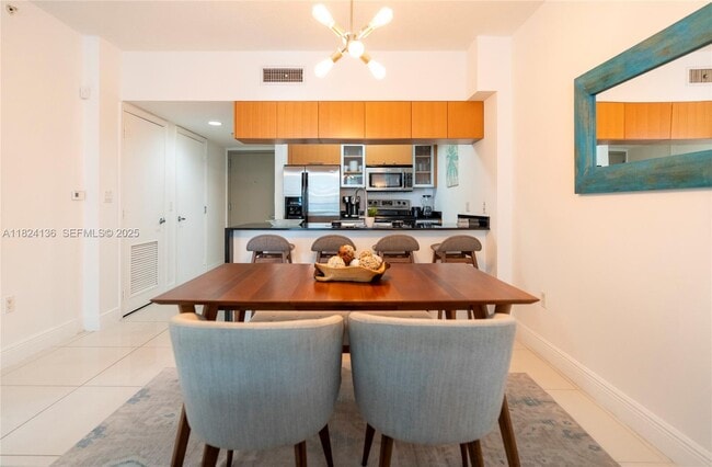 Building Photo - 1750 N Bayshore Dr