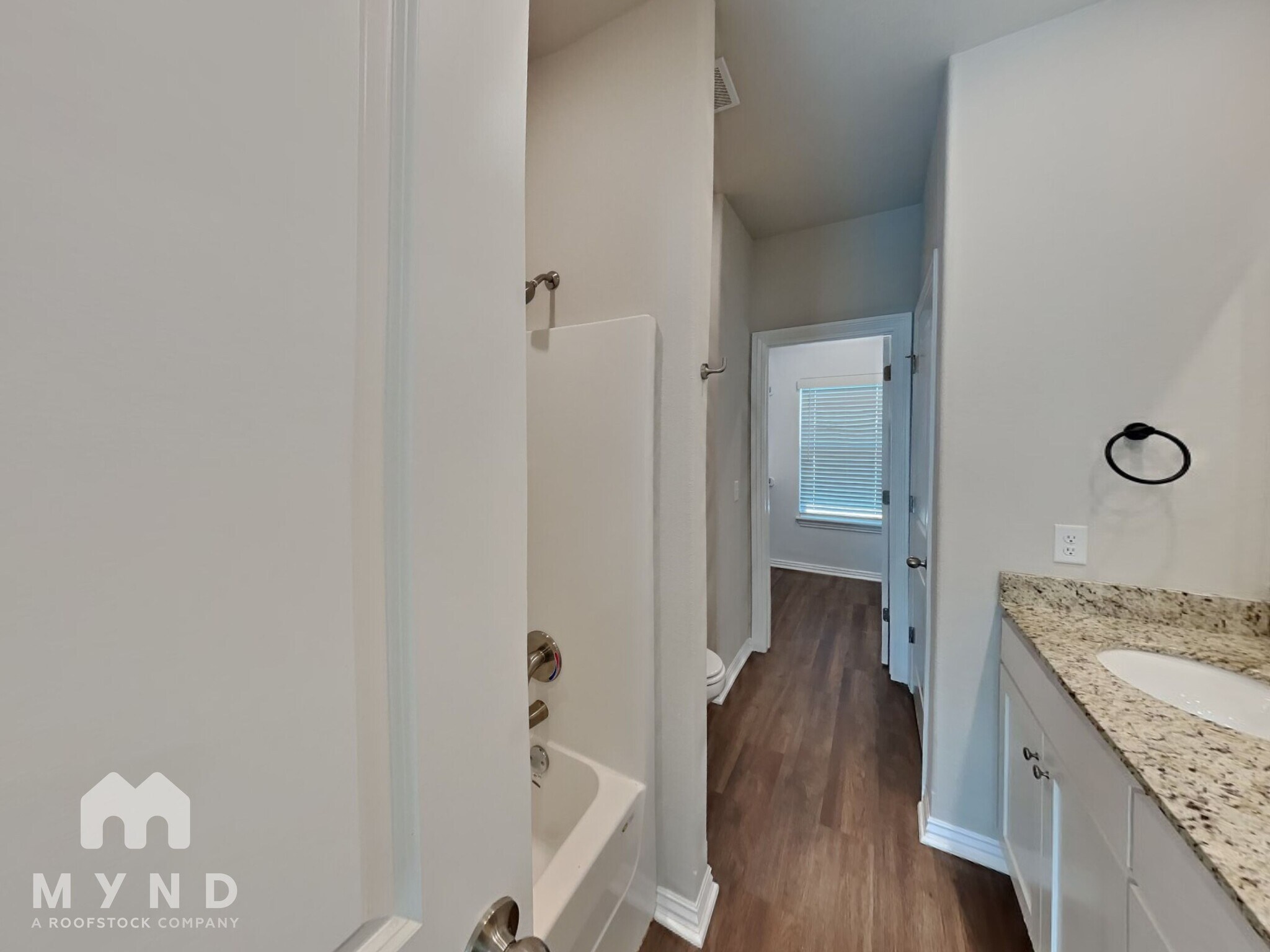 Building Photo - 421 Citation St