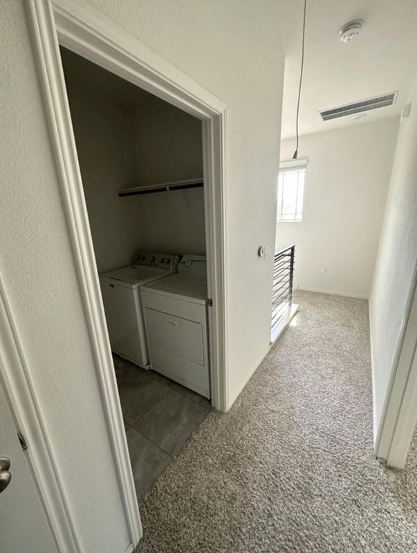 Building Photo - 10410 Bramble Berry Dr