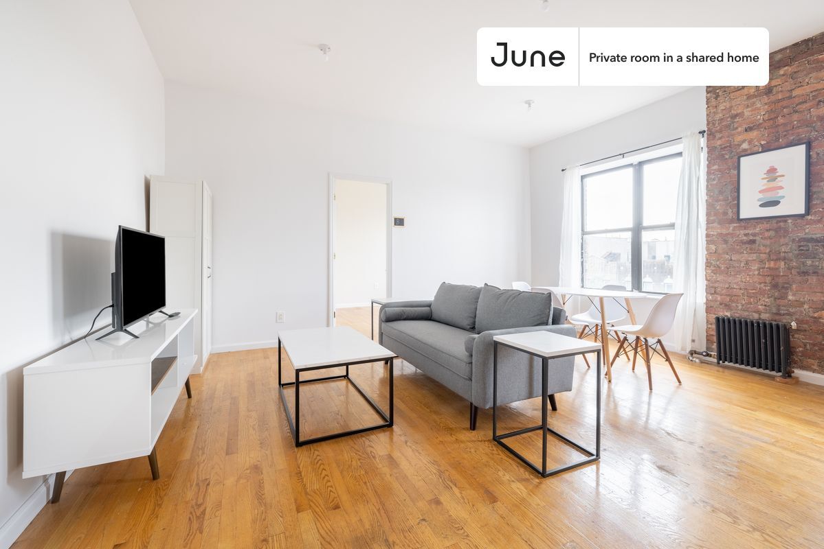 Building Photo - Room in Shared 2 bed/1 bath home