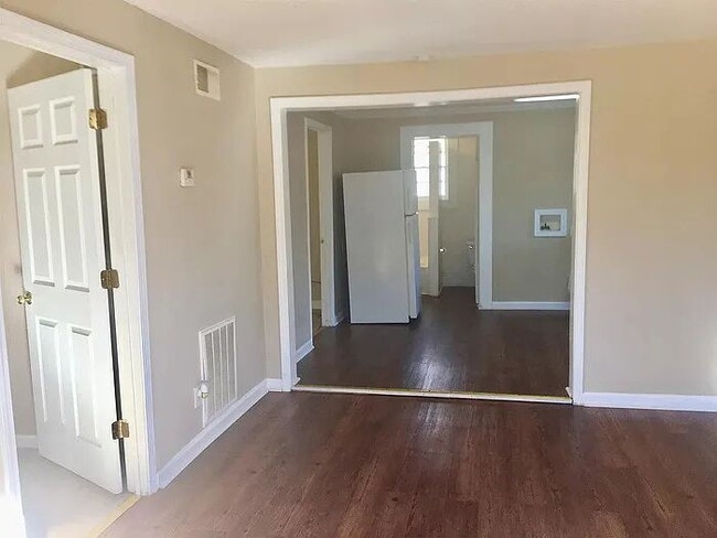 Building Photo - 209 Nicholtown Rd