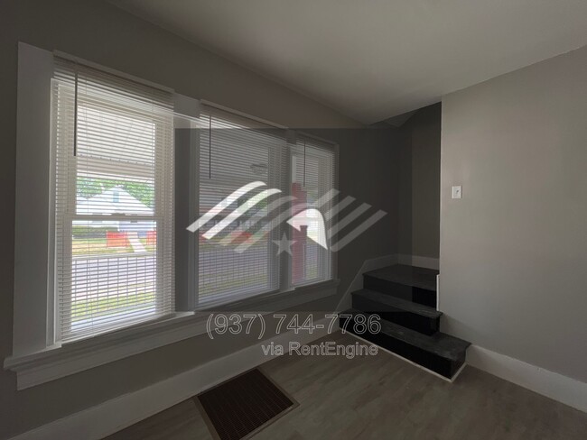 Building Photo - 1004 W Fairview Ave