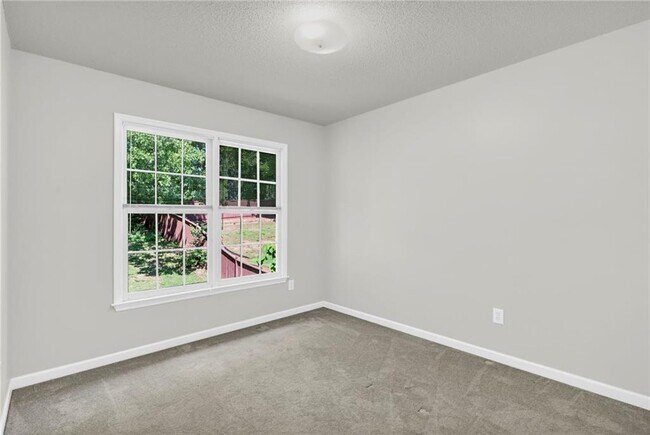 Building Photo - 608 Adam Cir