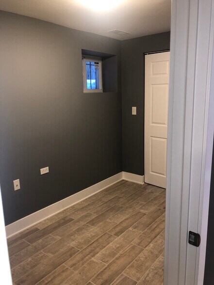 BEDROOM 2 UNFURNISHED - 4836 S Michigan Ave