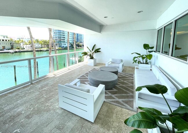 Building Photo - 5900 Collins Ave