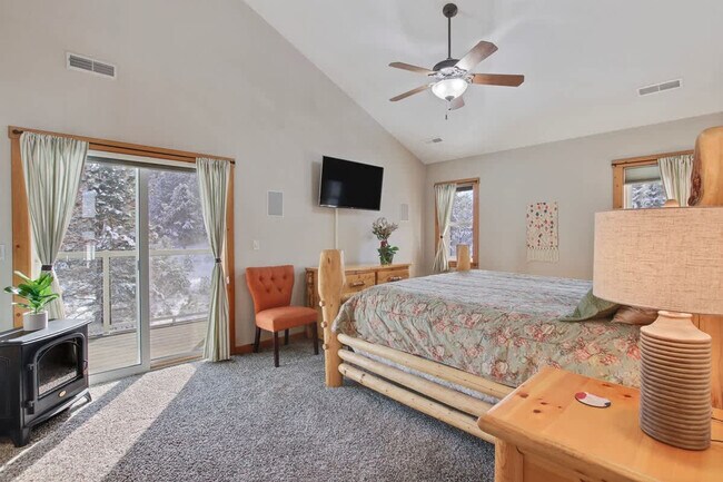 Building Photo - 130 Par Dr