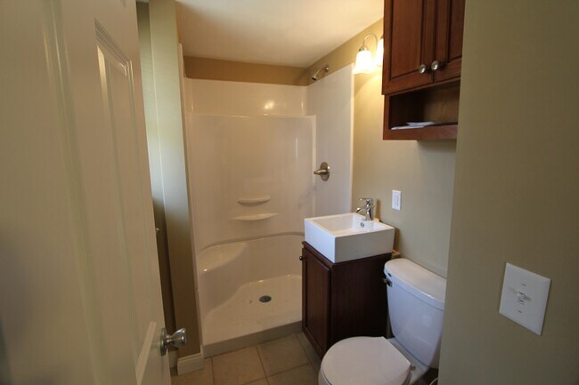 Building Photo - 1618 E Hendryx Pl