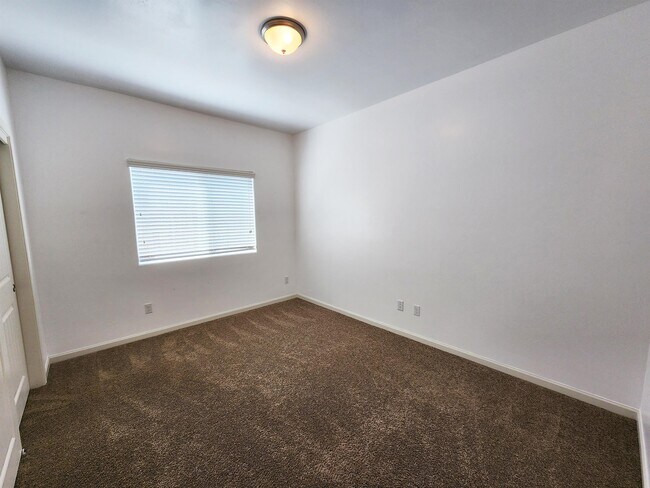 Building Photo - 13710 Onyx Night Dr