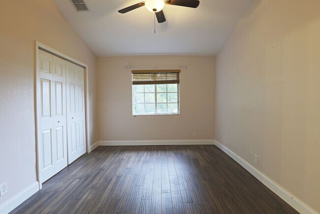 Building Photo - Cypress Landing 8291
