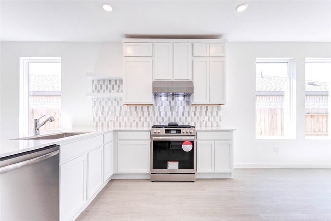 Building Photo - 27410 Sweetwater Bay Dr