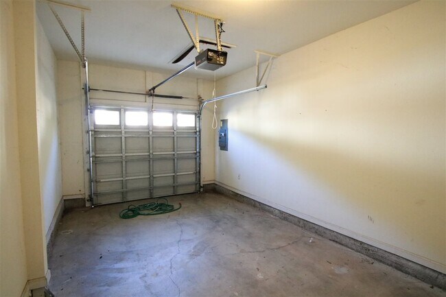 Building Photo - 2267 Pine Landing Ct