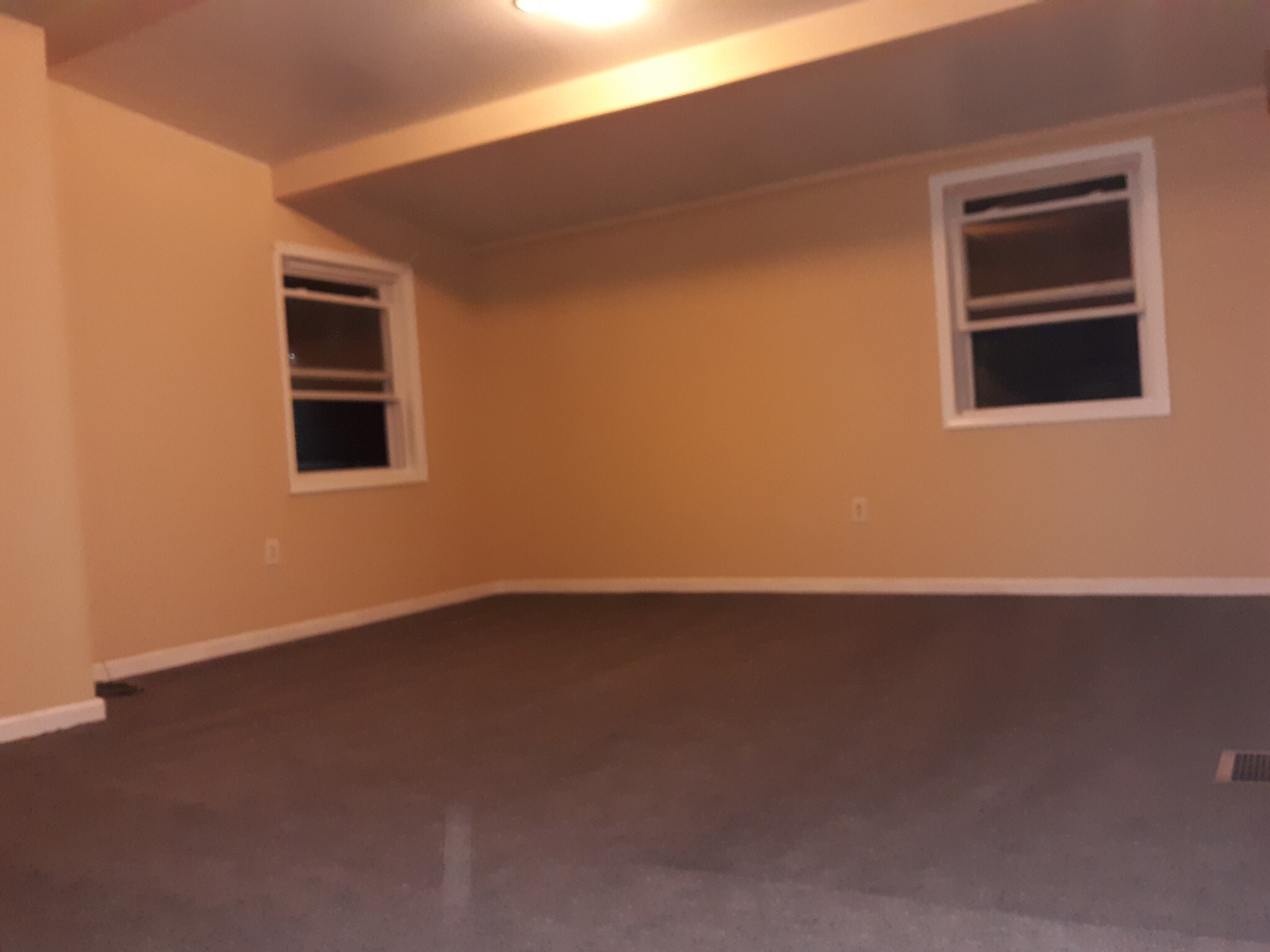 Building Photo - 4444 Main St