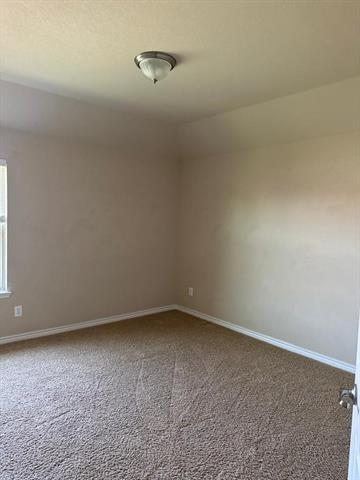 Building Photo - 5017 Hidden Pond Dr