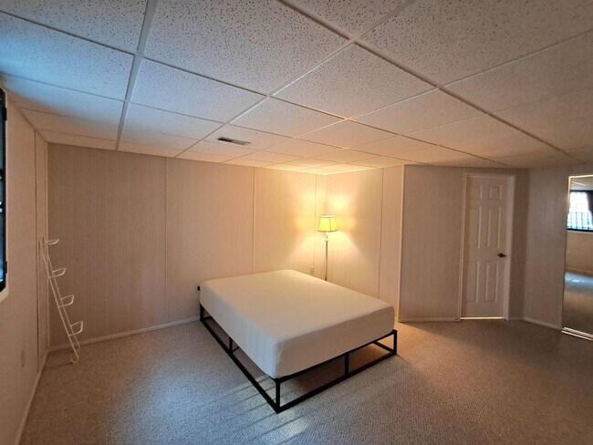 Building Photo - $3,200 -4 Bed / 3 Bath- Home with Fully Fe...