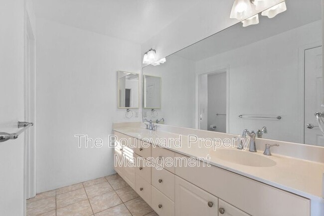 Building Photo - 92-7139 Elele St