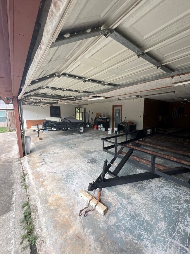 Building Photo - 2603 Goldenrod St
