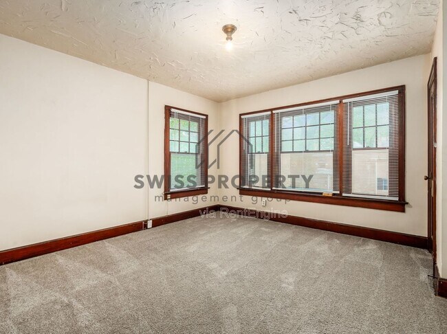 Building Photo - 2090 N 4th St