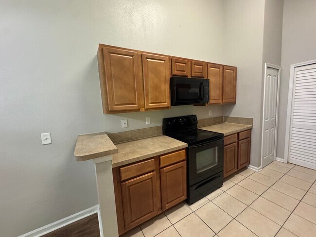 Building Photo - 6099 Maggies Cir