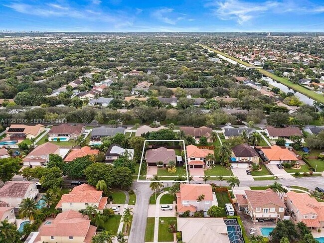 Building Photo - 14801 SW 154th Ct