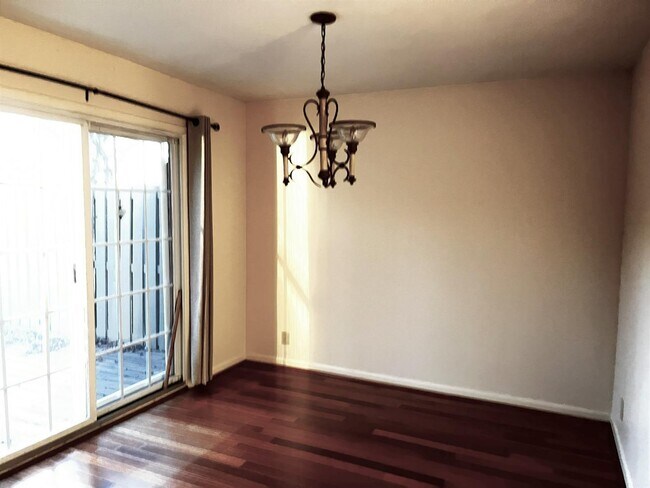 Building Photo - 4540 S Trace Blvd