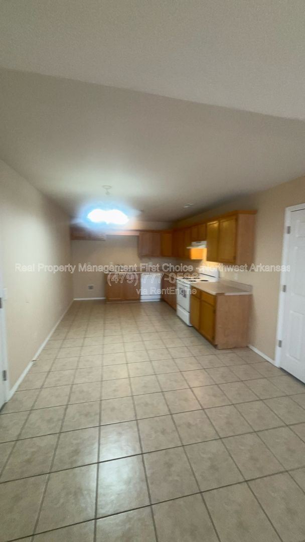 Building Photo - 790 Appleridge Dr