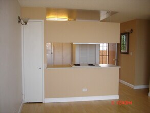 Building Photo - Partly Furnished 1 Bedroom 1 bath with 1 p...