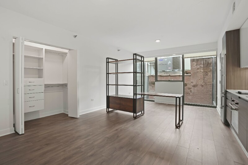 Primary Photo - 210 W Hubbard St