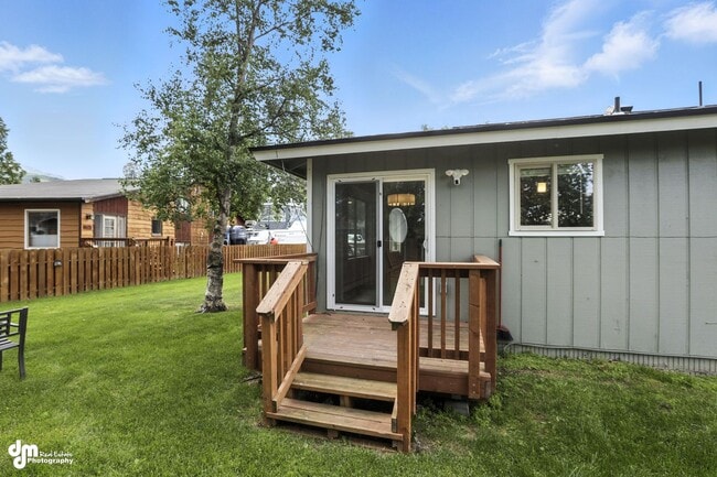 Building Photo - 2 bed 1 bath home