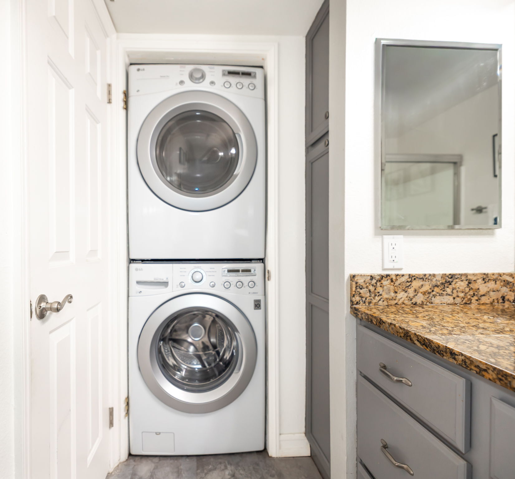 Building Photo - 15273 Maturin Dr