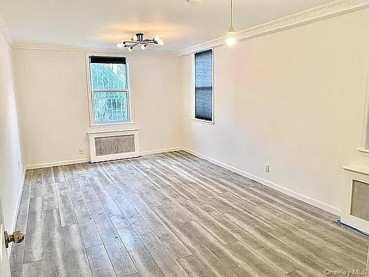 Building Photo - 40-24 Aske St