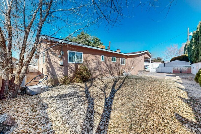 Building Photo - LOMAS/JUAN TABO 3 Bedroom 2 Bath 1/CG