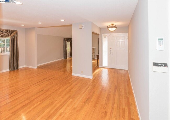 Building Photo - 39610 Benavente Ave