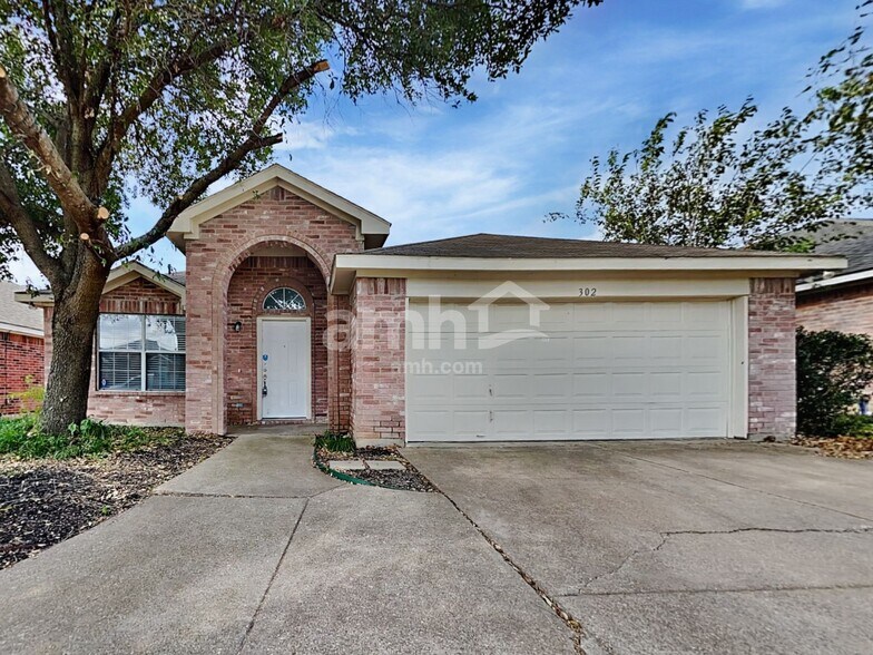 Primary Photo - 302 Tioga Dr