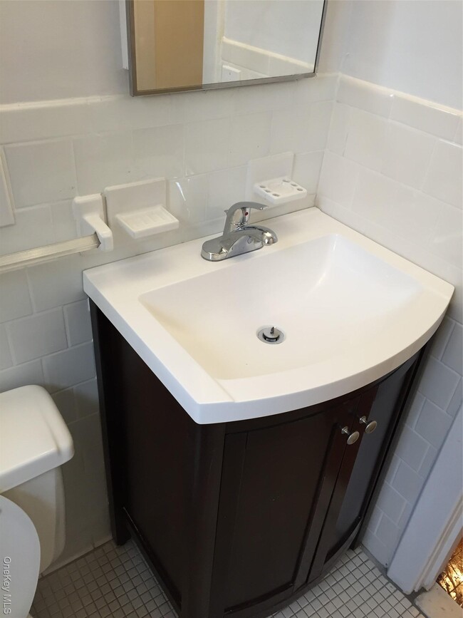 Building Photo - 8 Parkway Terrace