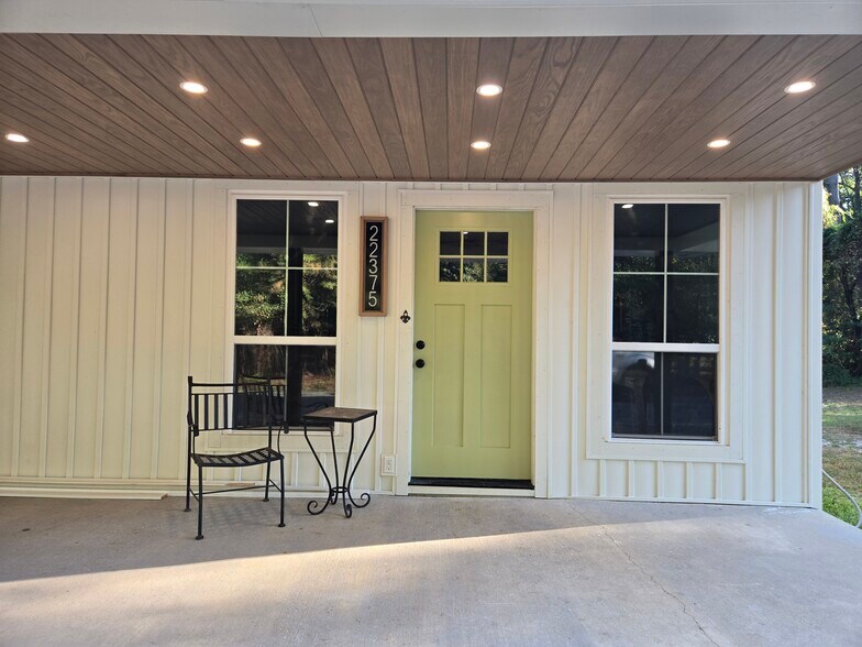 Front entrance - 22375 Highway 36