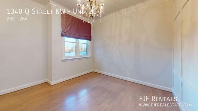 Building Photo - Top Floor Logan Circle Two Bedroom Apartme...