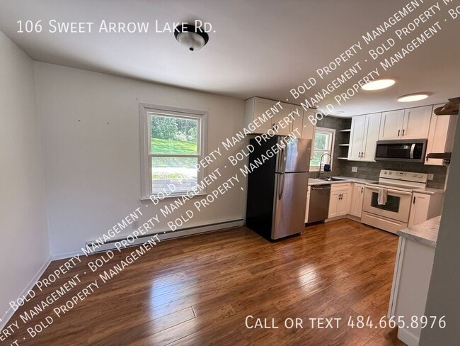 Building Photo - 106 Sweet Arrow Lake Rd