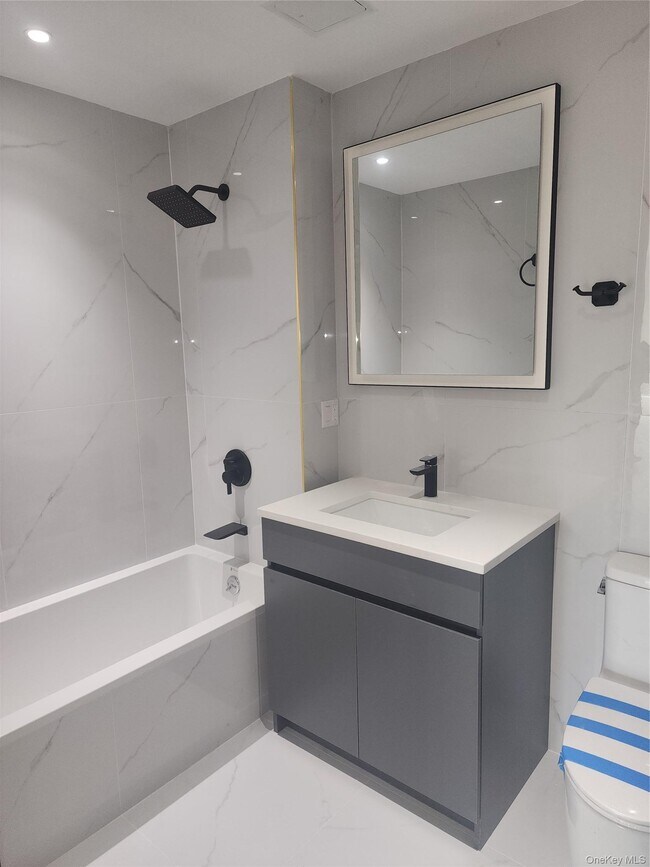 Building Photo - 108-25-108-72 72nd Ave