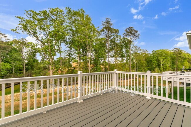 Building Photo - 2113 Gilmer Ln