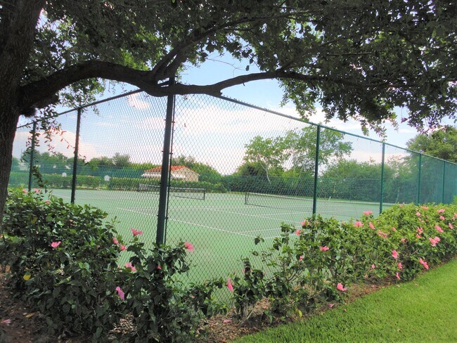 Building Photo - 1650 N 42ND Cir