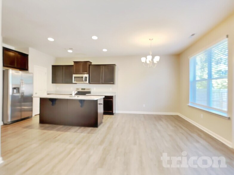 Building Photo - 104 Yadkin St