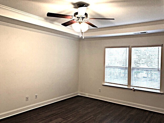 Building Photo - 203 Gregory Dr