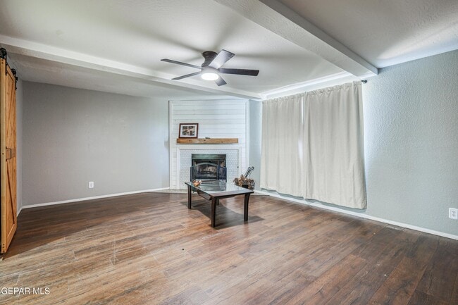 Building Photo - 6821 Pearl Ridge Dr