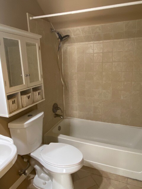 Building Photo - 5381 Lynbrook Landing