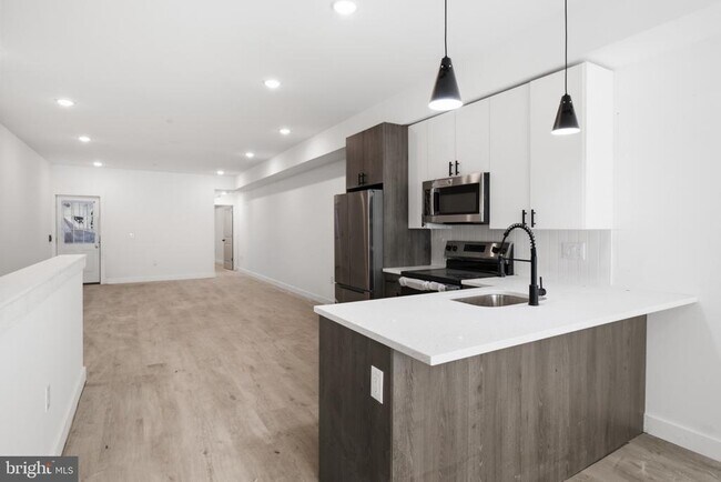 Building Photo - 2330 N 16th St