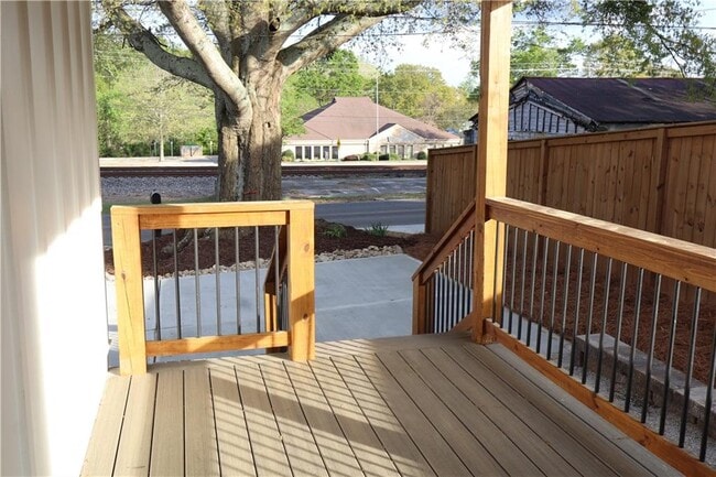 Building Photo - 5120 Railroad Ave